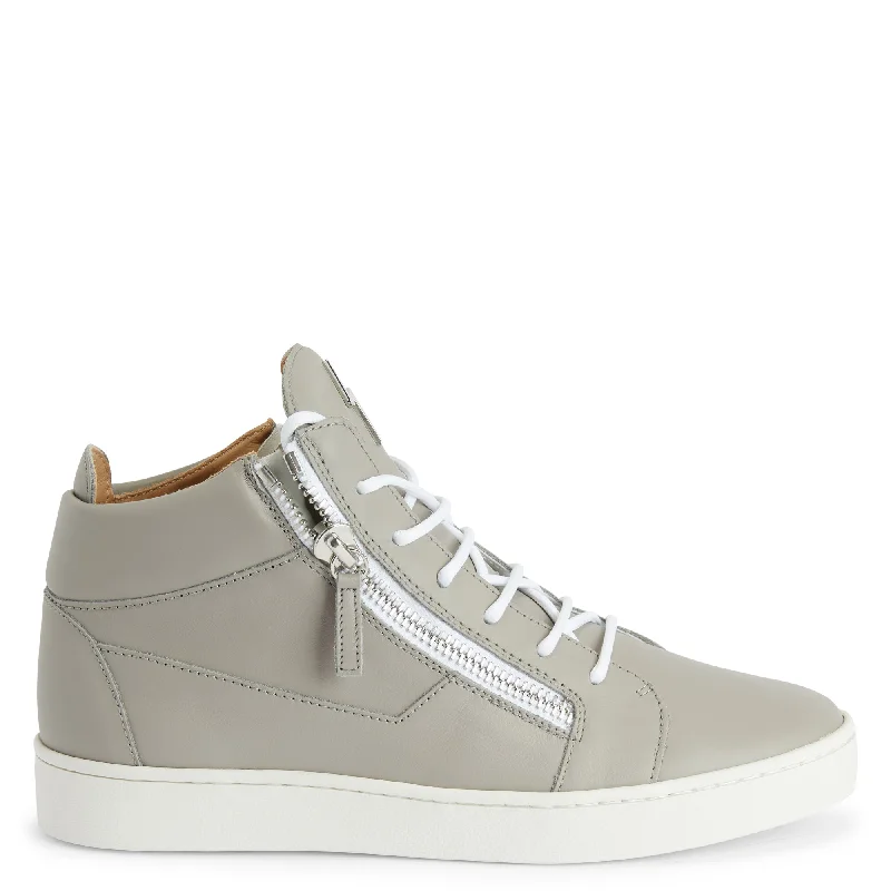 Giuseppe Zanotti Kriss